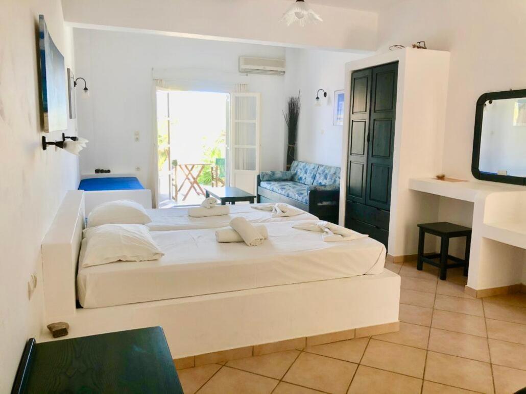 Agios Pavlos Studios Aegiali Bagian luar foto
