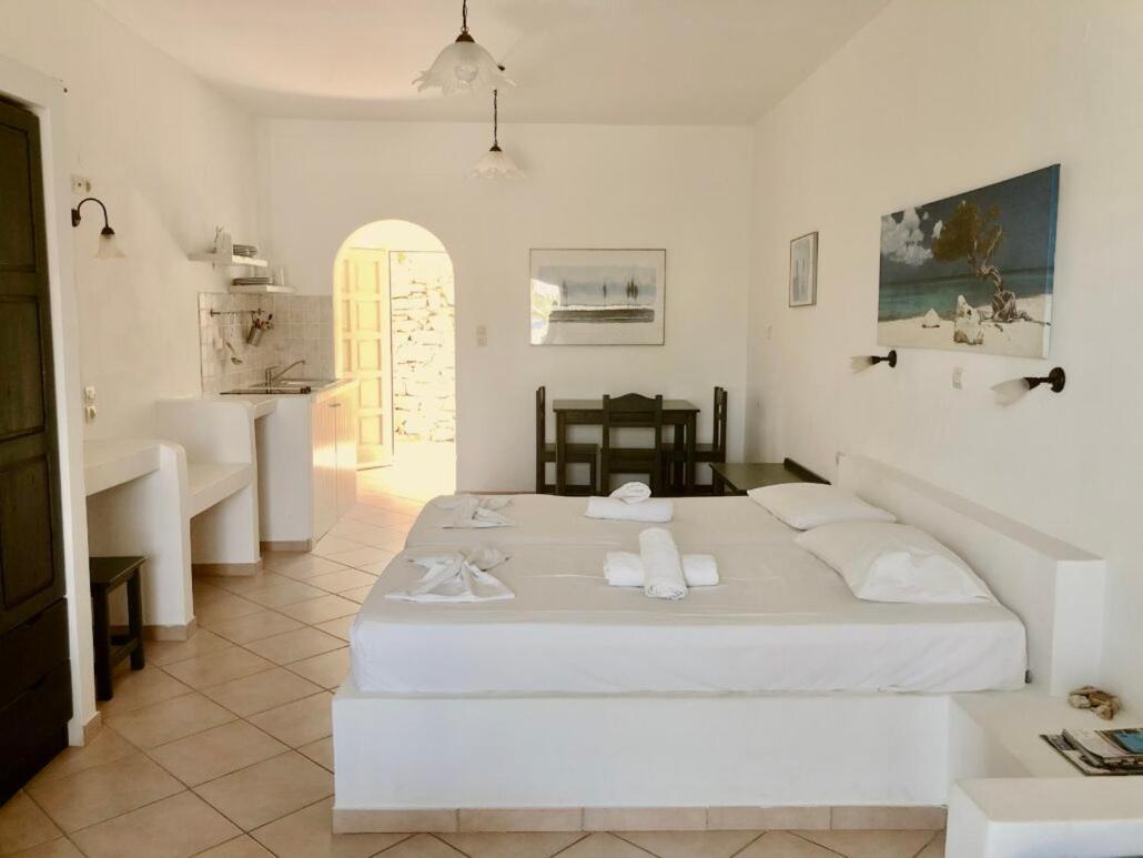 Agios Pavlos Studios Aegiali Bagian luar foto